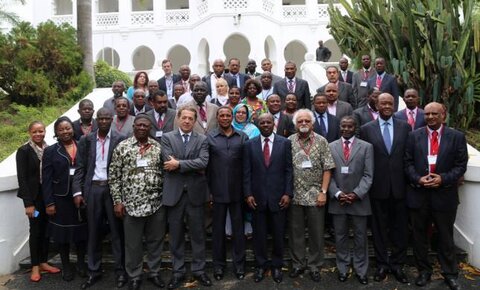 S.E. Président Kikwete et participants à la réunion