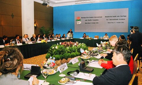 Premiere réunion de l’Internationale Socialiste au Cambodge